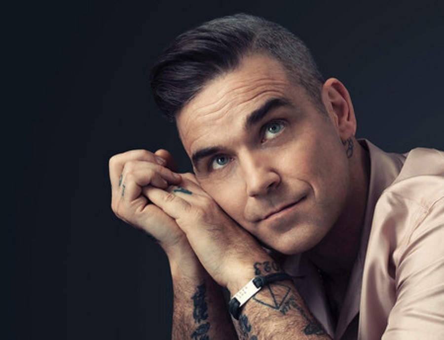 Ο Robbie Williams Κοιτά Πίσω στην ταραχώδη Καριέρα του στο Νέο Τρέιλερ του Ντοκιμαντέρ του Robbie Williams