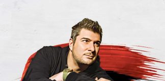 Νίκος Μωραΐτης – «Εκατό Φορές Κομμάτια» @ «Christmas Theater»