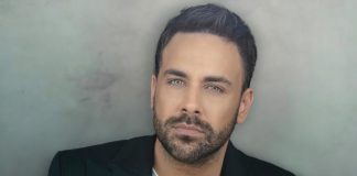 Γιώργος Γιαννιάς «Η Κατάλληλη Στιγμή» Γιώργος Γιαννιάς «Η Κατάλληλη Στιγμή»