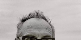 Ο Elvis Costello Ανακοινώνει Το Σούπερ-Δεξιοτεχνικό Πακέτο “King of America & Other Realms”